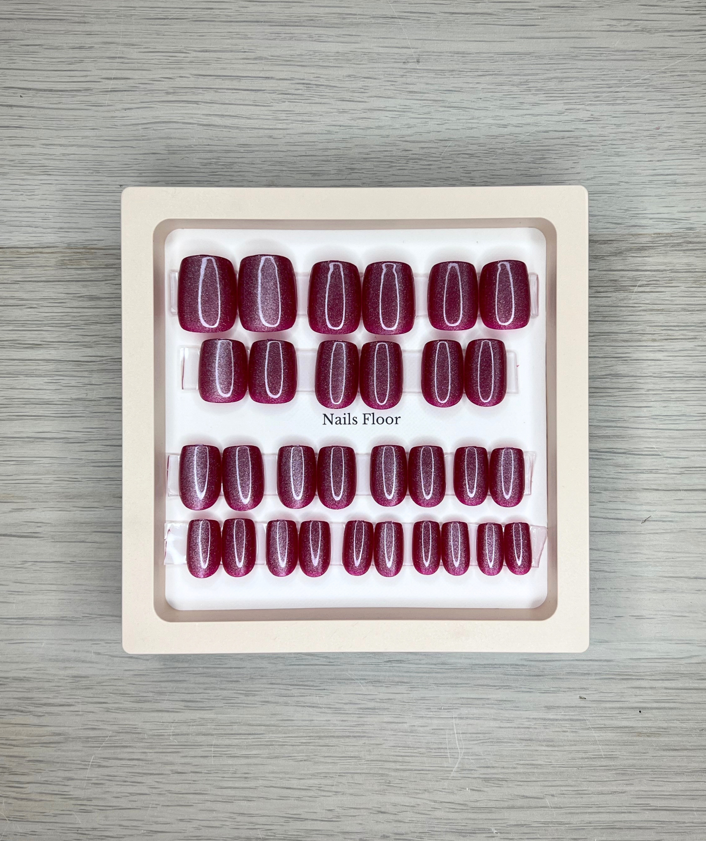 Cat eye effect false nails - 30 press-on nails + 48 adhesives