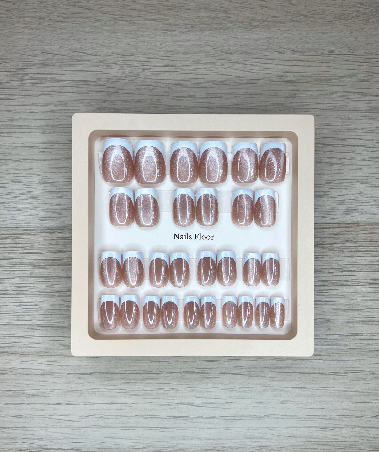 Cat eye effect false nails - 30 press-on nails + 48 adhesives