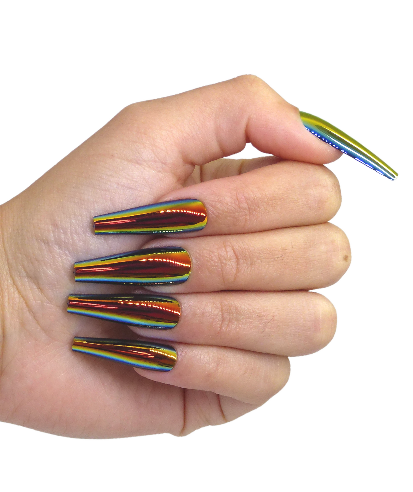 Main avec faux ongles noirs brillants très longs visibles, main fermée