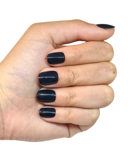 faux ongles très courts noirs