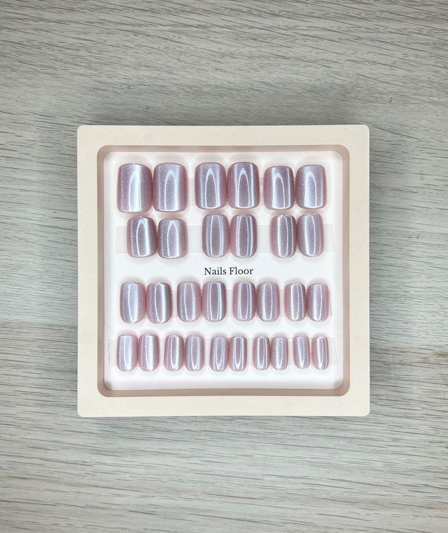 Cat eye effect false nails - 30 press-on nails + 48 adhesives