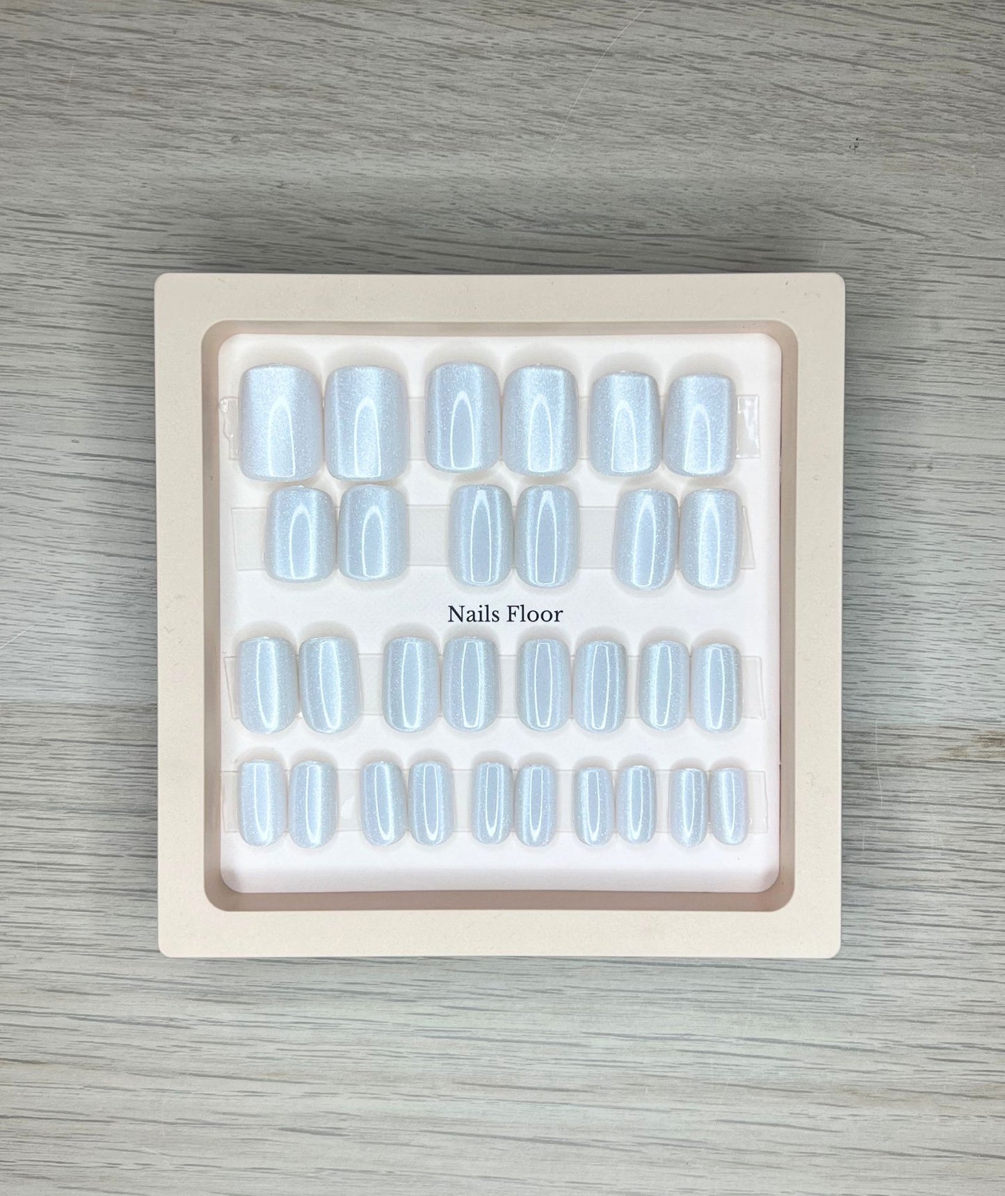 Cat eye effect false nails - 30 press-on nails + 48 adhesives